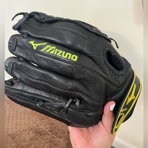 Mizuno Softball Glove
